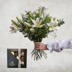Lilje buketten med chokoladehjerter