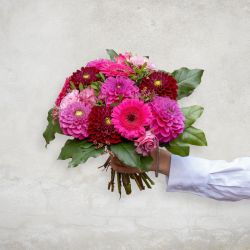Send en smuk Dahlia buket i lilla, pink og lyserøde nuancer