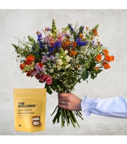 Multifarvet blomsterbuket. Buketten er allergivenlig og lavet i samarbejde med Astma-Allergi Danmark